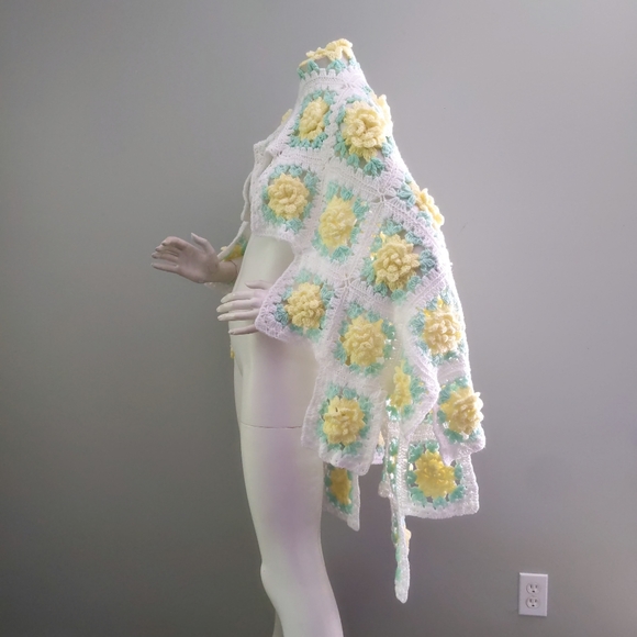 Vintage Handknit Crochet 3D Afghan Blanket Wrap Shawl - Picture 5 of 6